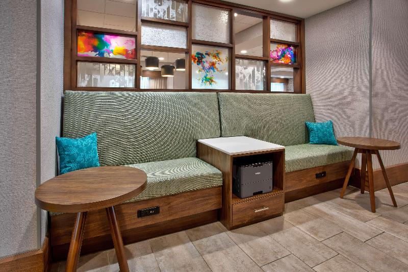 Hampton Inn By Hilton Paris image