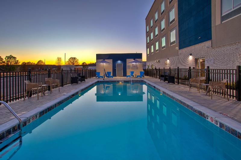 Hampton Inn By Hilton Paris image