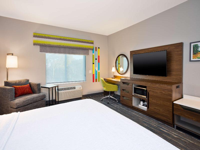 Hampton Inn By Hilton Paris image