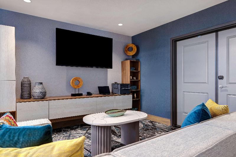 Homewood Suites By Hilton Oak Creek Milwaukee image