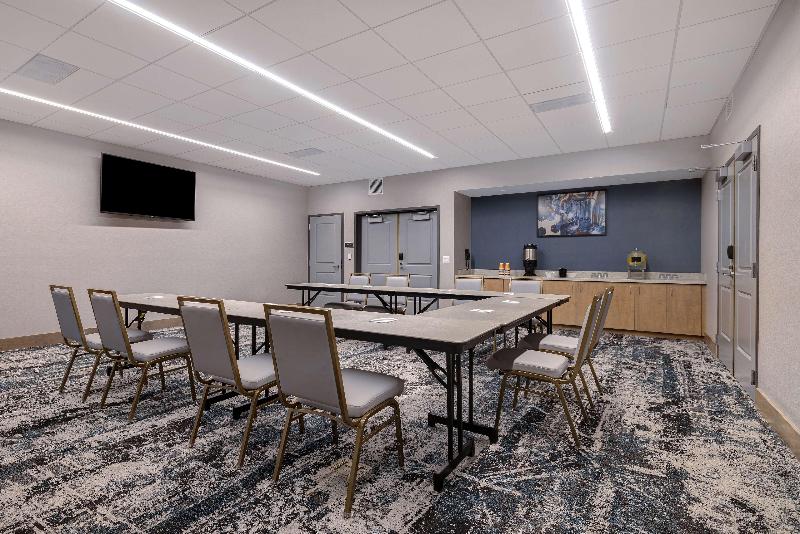 Homewood Suites By Hilton Oak Creek Milwaukee image