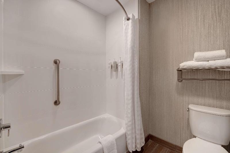 Homewood Suites By Hilton Oak Creek Milwaukee image