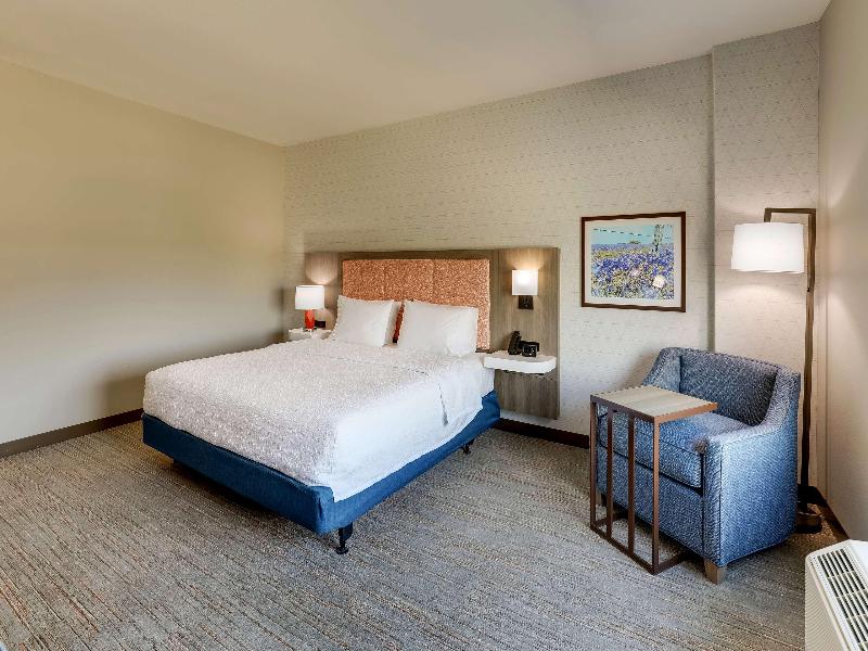 Hampton Inn & Suites Weatherford image