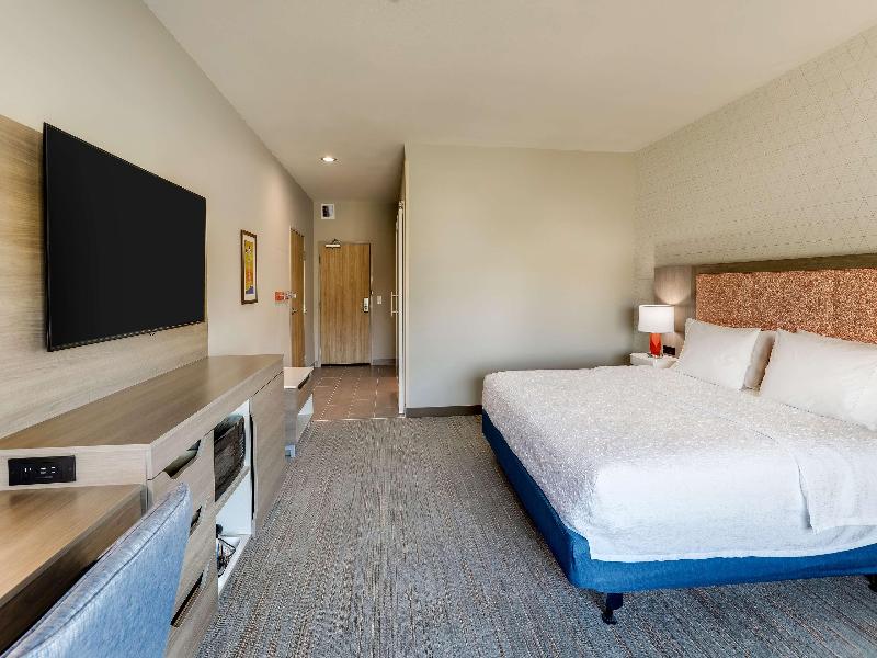 Hampton Inn & Suites Weatherford image