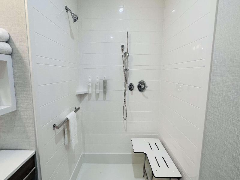 Hampton Inn & Suites Weatherford image