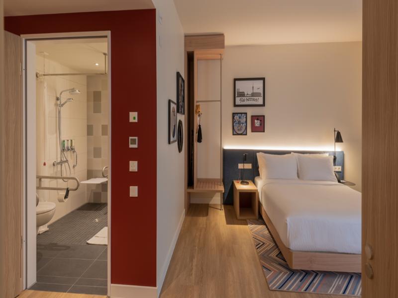 Hampton by Hilton Munich City North image
