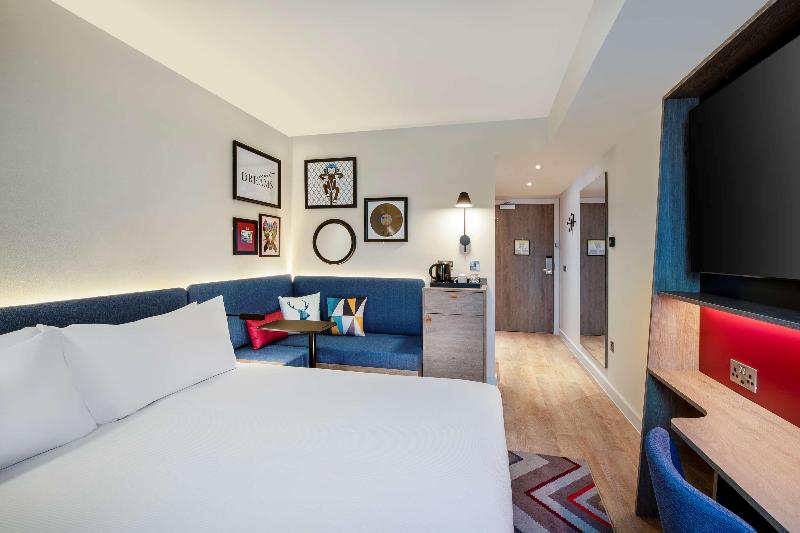 Hampton By Hilton Bath City image