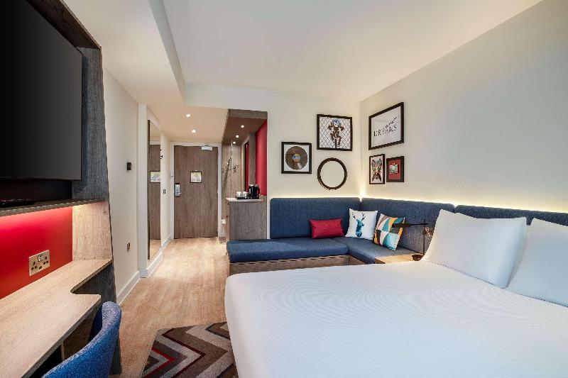 Hampton By Hilton Bath City image