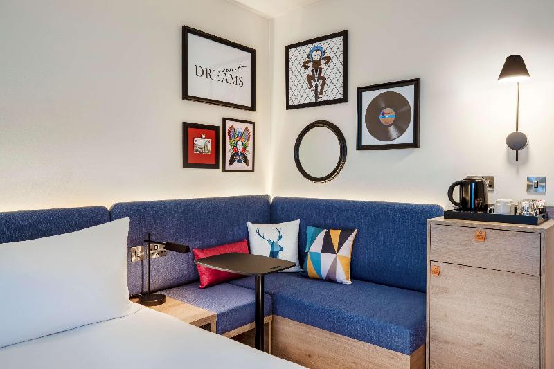 Hampton By Hilton Bath City image
