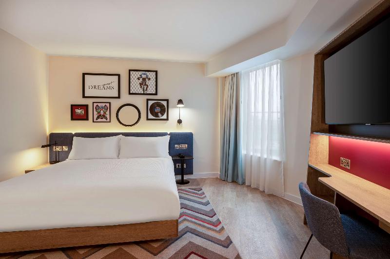 Hampton By Hilton Bath City image