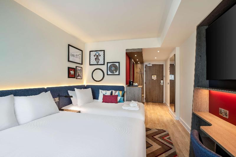 Hampton By Hilton Bath City image