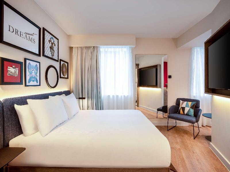 Hampton By Hilton Bath City image