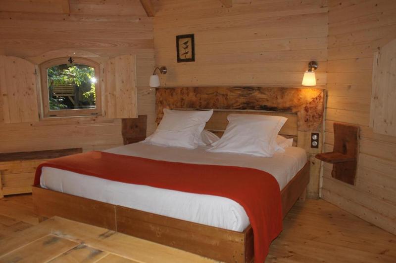 Logis les Cabanes dans les Bois image