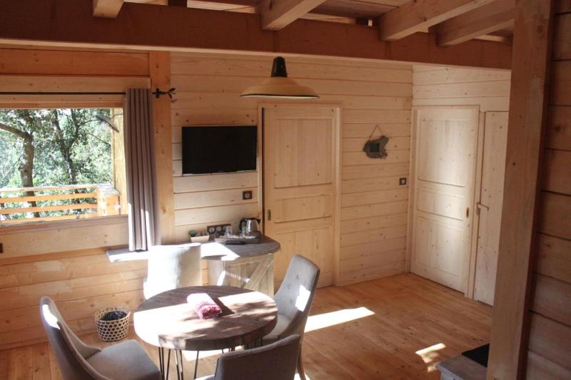 Logis les Cabanes dans les Bois image