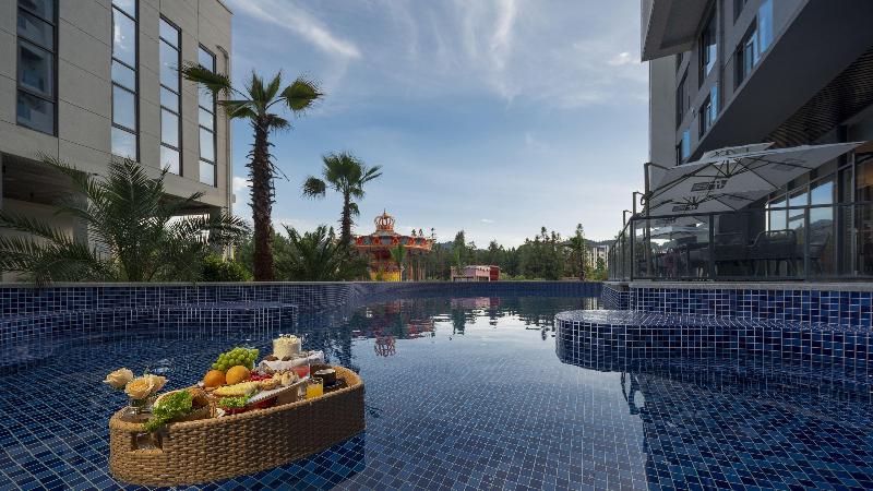 Holiday Inn Express Tengchong Hot-Spring image