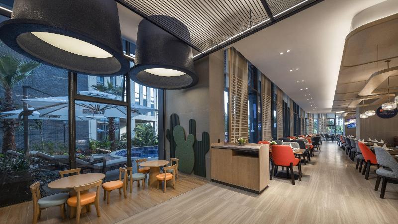 Holiday Inn Express Tengchong Hot-Spring image