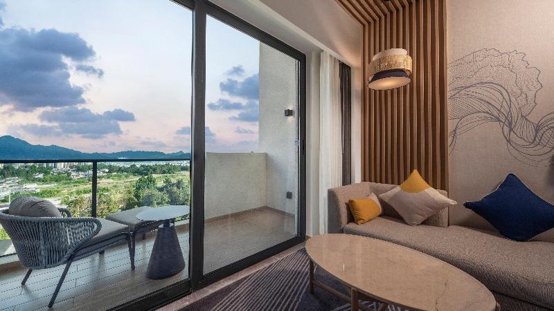 Holiday Inn Express Tengchong Hot-Spring image