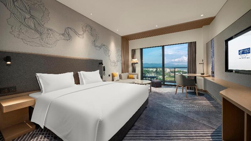 Holiday Inn Express Tengchong Hot-Spring image