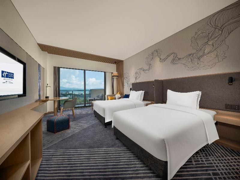 Holiday Inn Express Tengchong Hot-Spring image