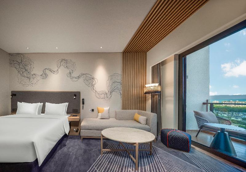 Holiday Inn Express Tengchong Hot-Spring image