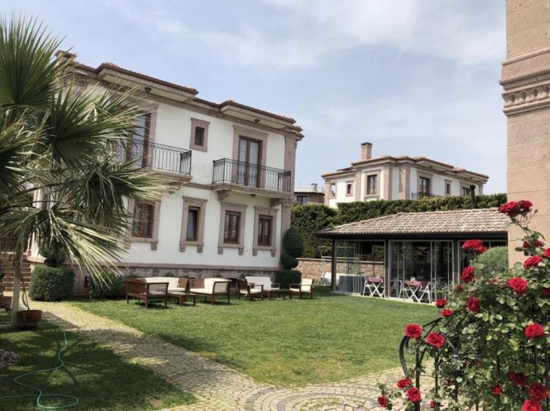 Cunda Vrodi Otel — exterior view