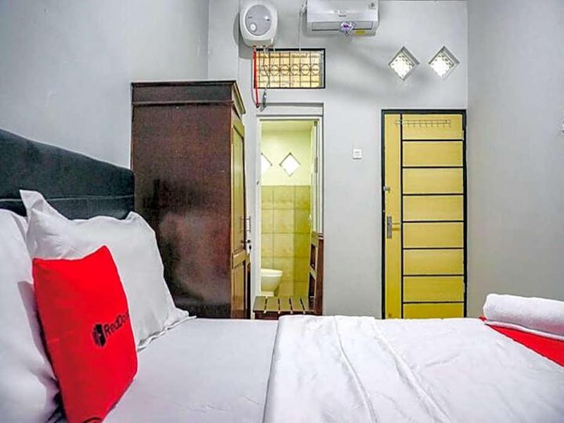 Reddoorz Near Penimbangan Beach Singaraja image