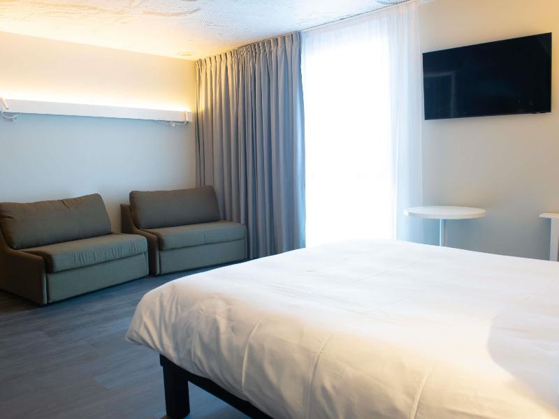 Ibis Montlhery Paris Sud image