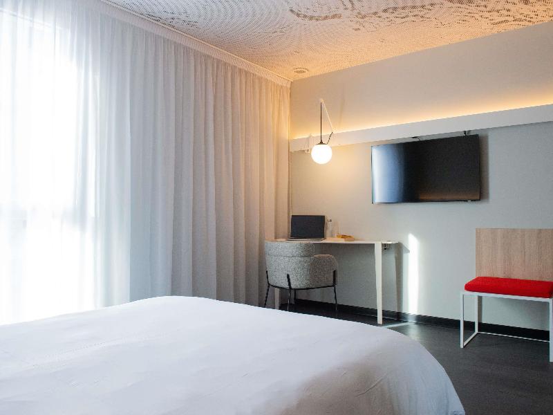 Ibis Montlhery Paris Sud image