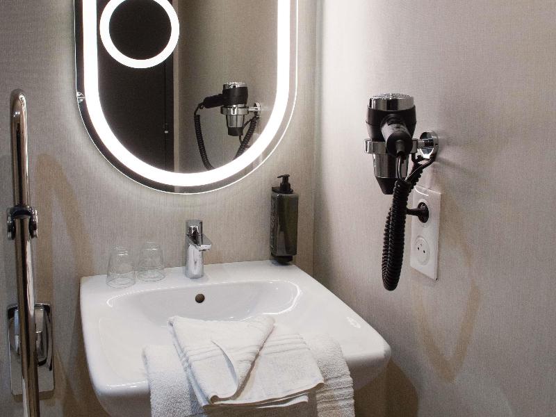 Ibis Montlhery Paris Sud image