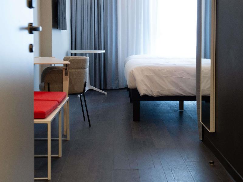 Ibis Montlhery Paris Sud image