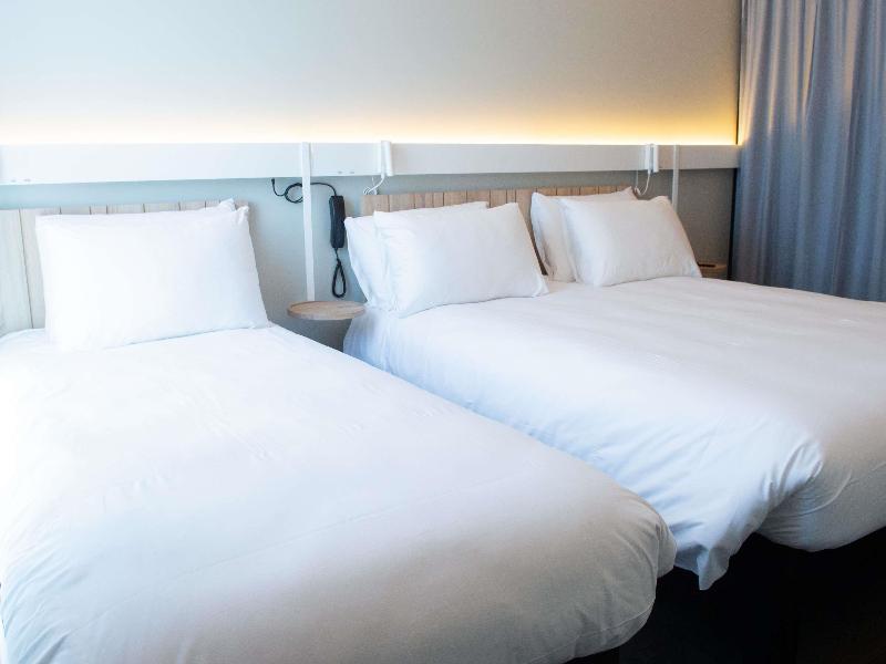 Ibis Montlhery Paris Sud image