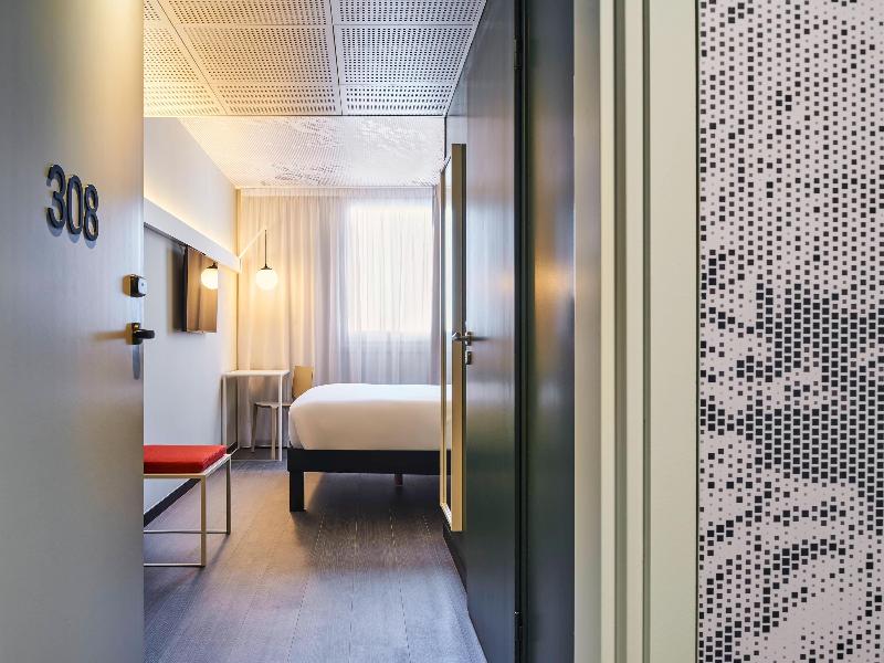 Ibis Montlhery Paris Sud image