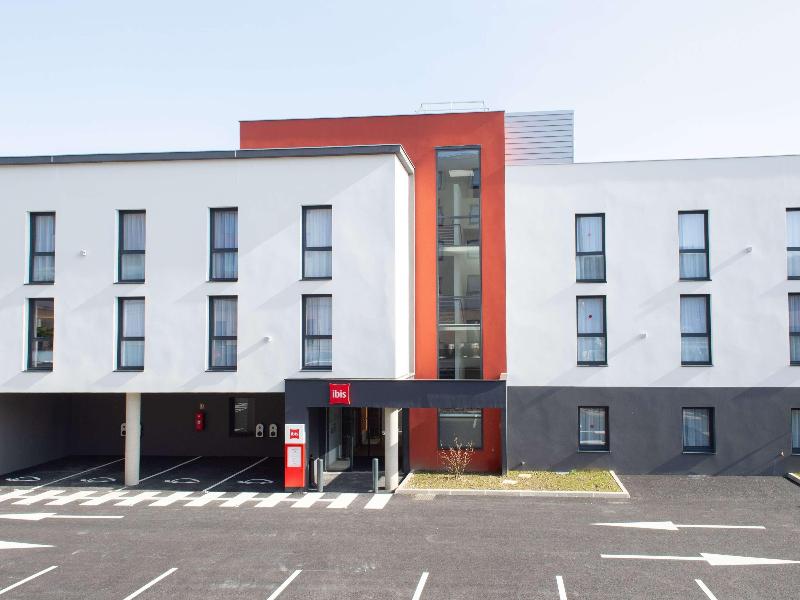 Ibis Montlhery Paris Sud image
