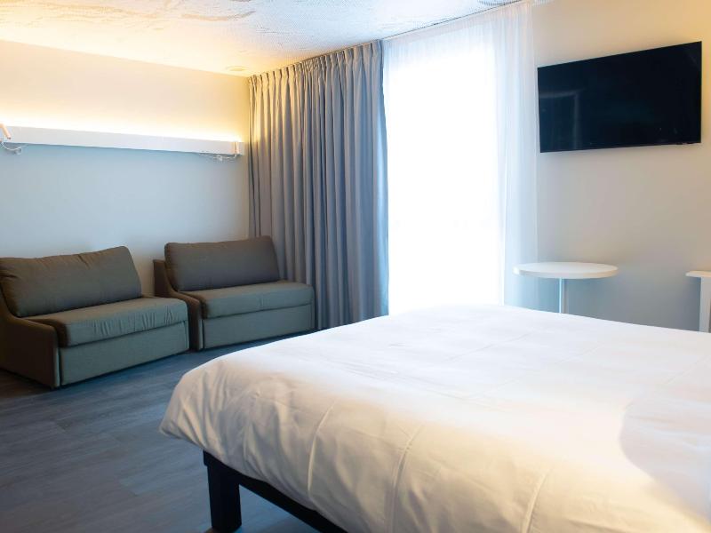 Ibis Montlhery Paris Sud image