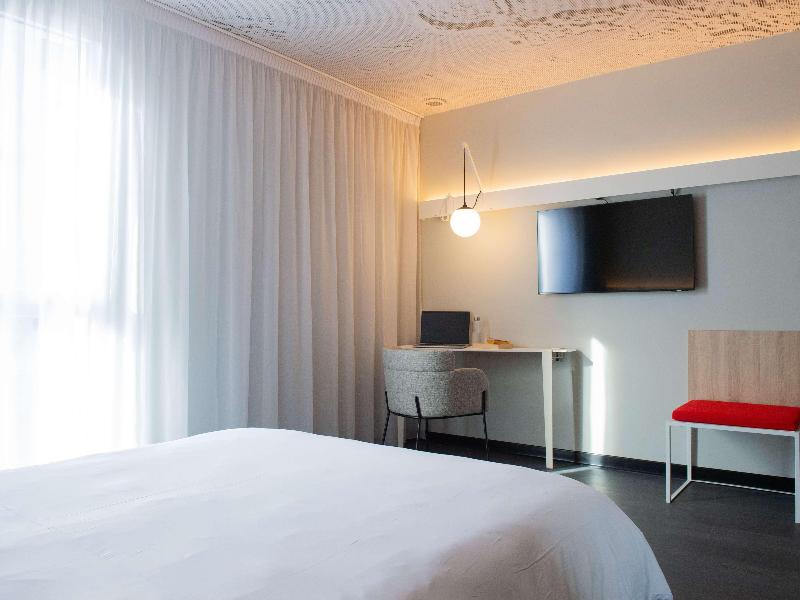 Ibis Montlhery Paris Sud image