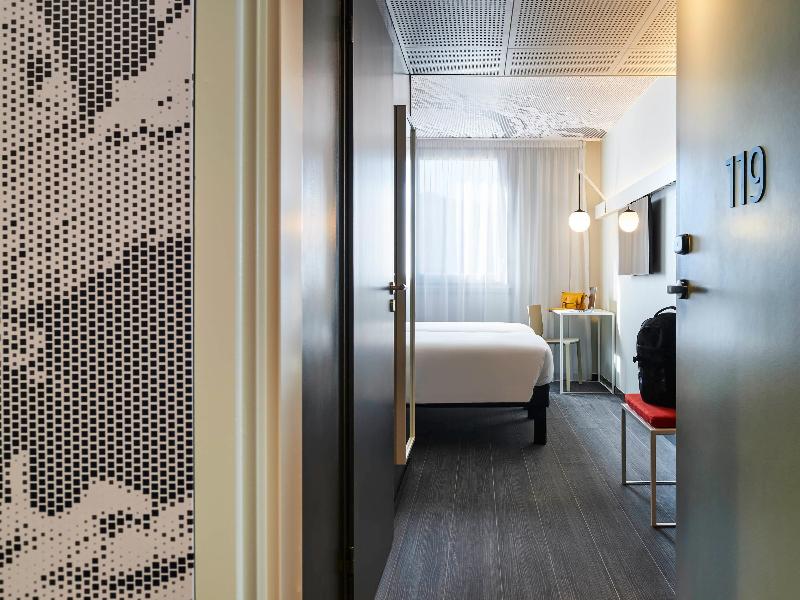 Ibis Montlhery Paris Sud image