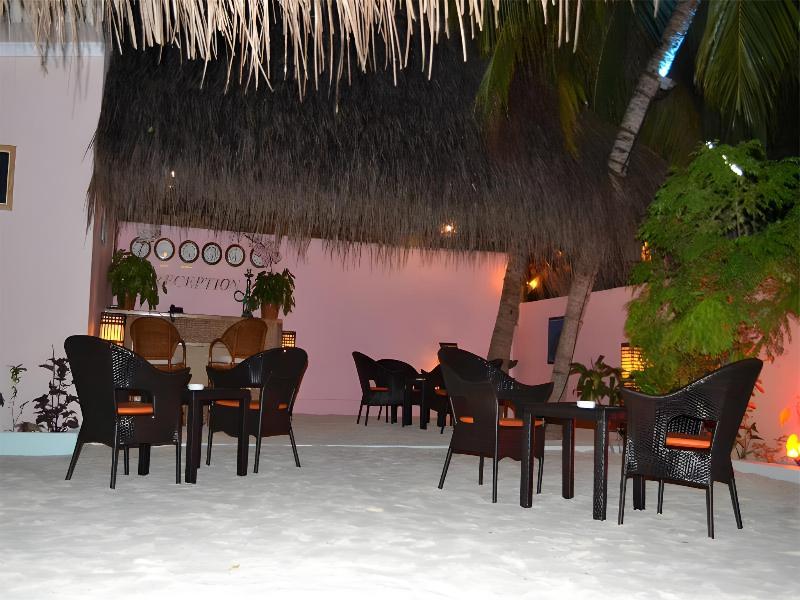 Rasdhoo Coralville Hotel