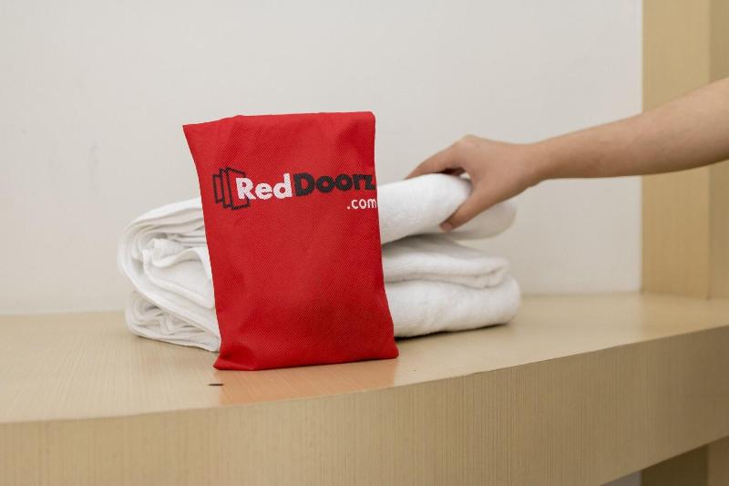 Reddoorz Apartment Padina Soho And Residence image