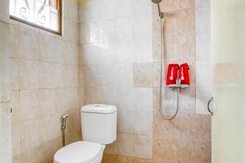 Reddoorz Plus Near Rsud Dr Pirngadi Medan 2 image