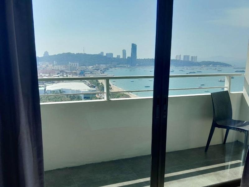 Hermann Hotel Pattaya Sha Extra Plus image