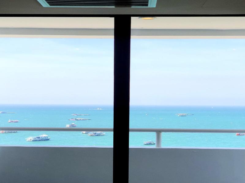 Hermann Hotel Pattaya Sha Extra Plus image
