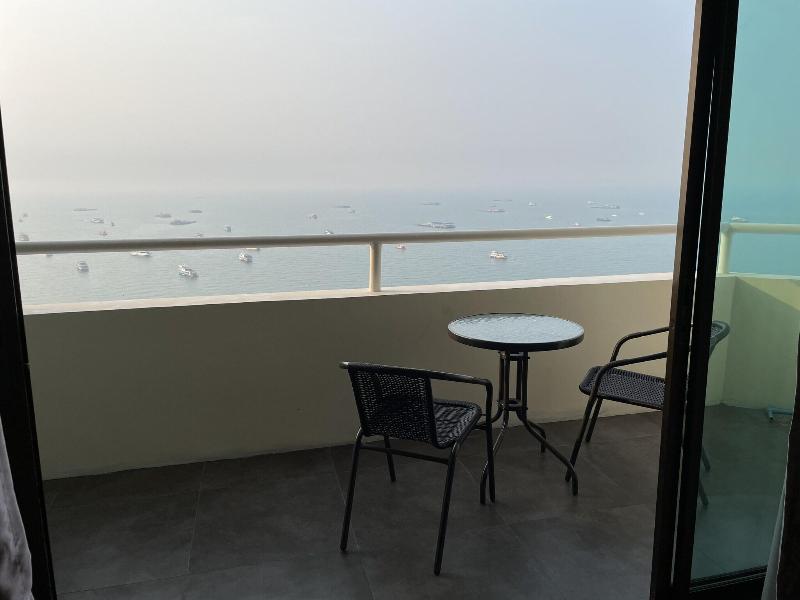 Hermann Hotel Pattaya Sha Extra Plus image