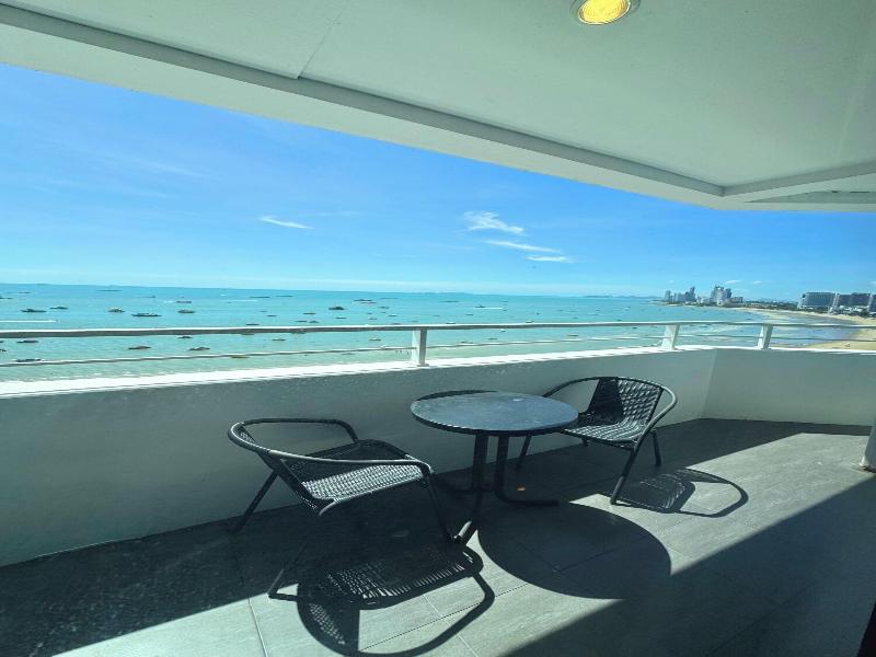 Hermann Hotel Pattaya Sha Extra Plus image