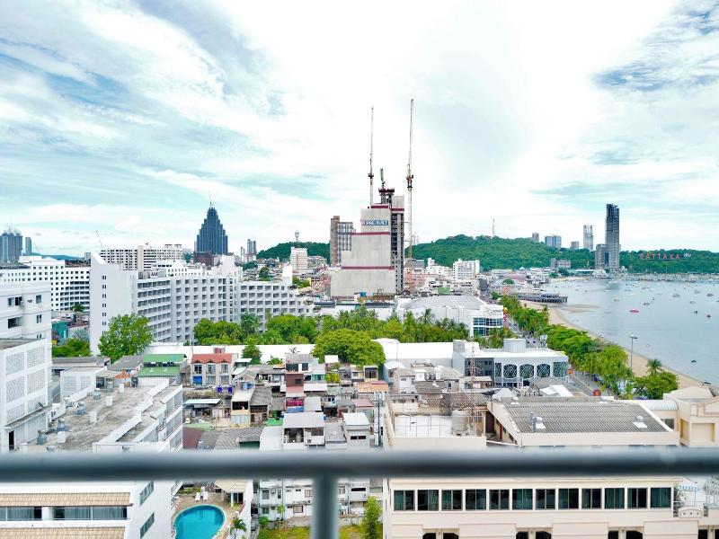 Hermann Hotel Pattaya Sha Extra Plus image
