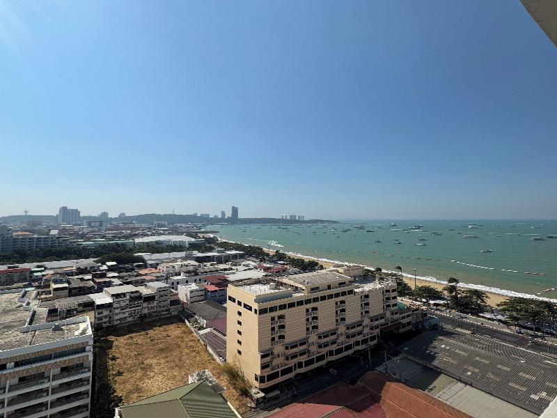 Hermann Hotel Pattaya Sha Extra Plus image