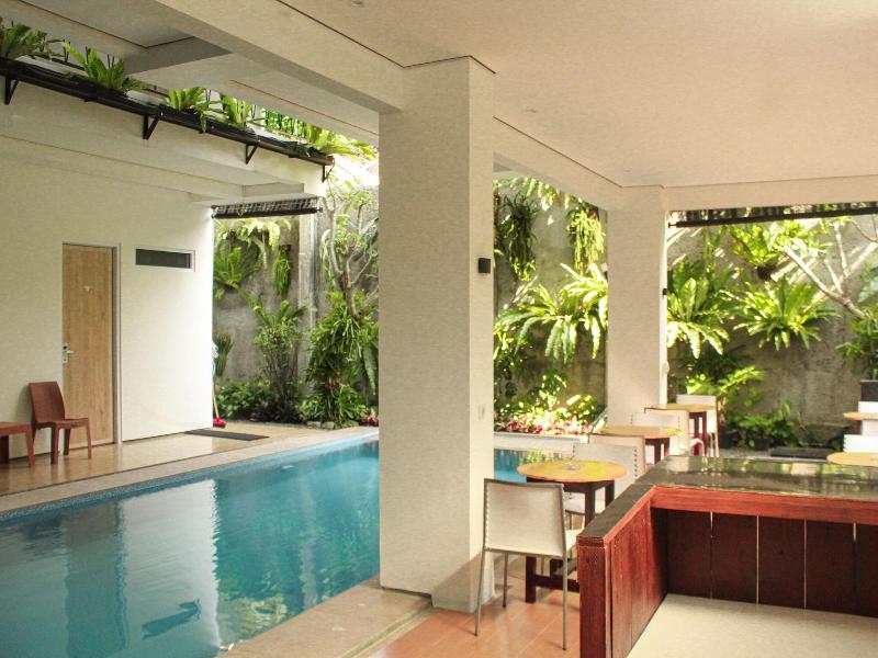 Rion Hostel Bogor image