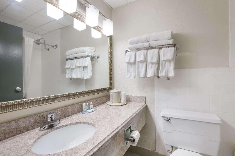 Quality Inn Joliet image