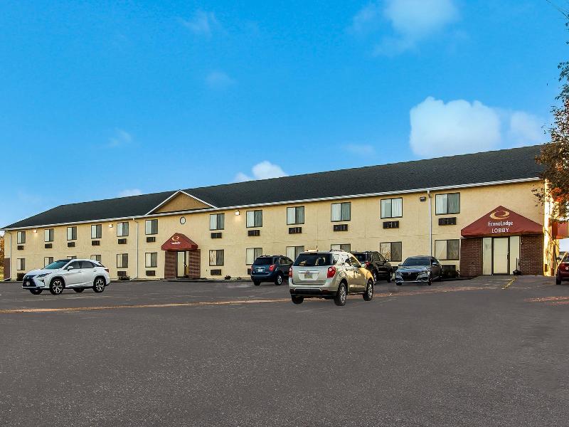 Econo Lodge Inn & Suites Yankton — general view