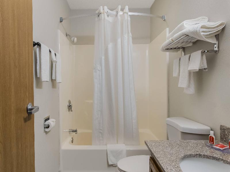 Econo Lodge Inn & Suites Yankton image