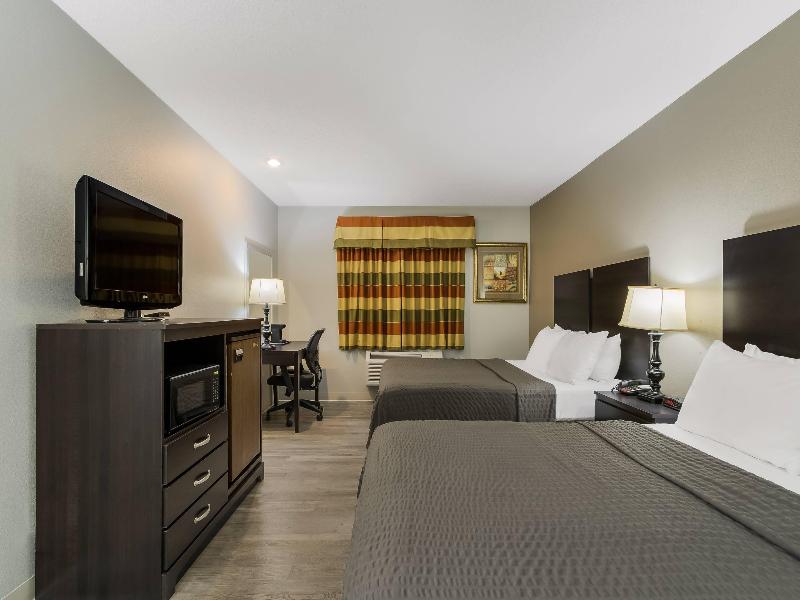 Econo Lodge Inn & Suites Yankton image